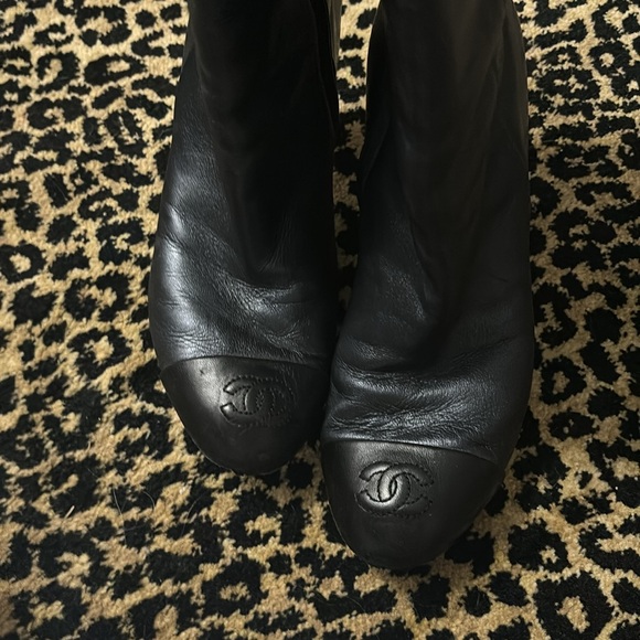 Dark navy, black cap toe authentic Chanel real leather boots - Picture 5 of 10